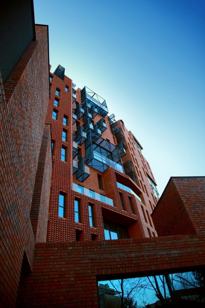 red apple building 7