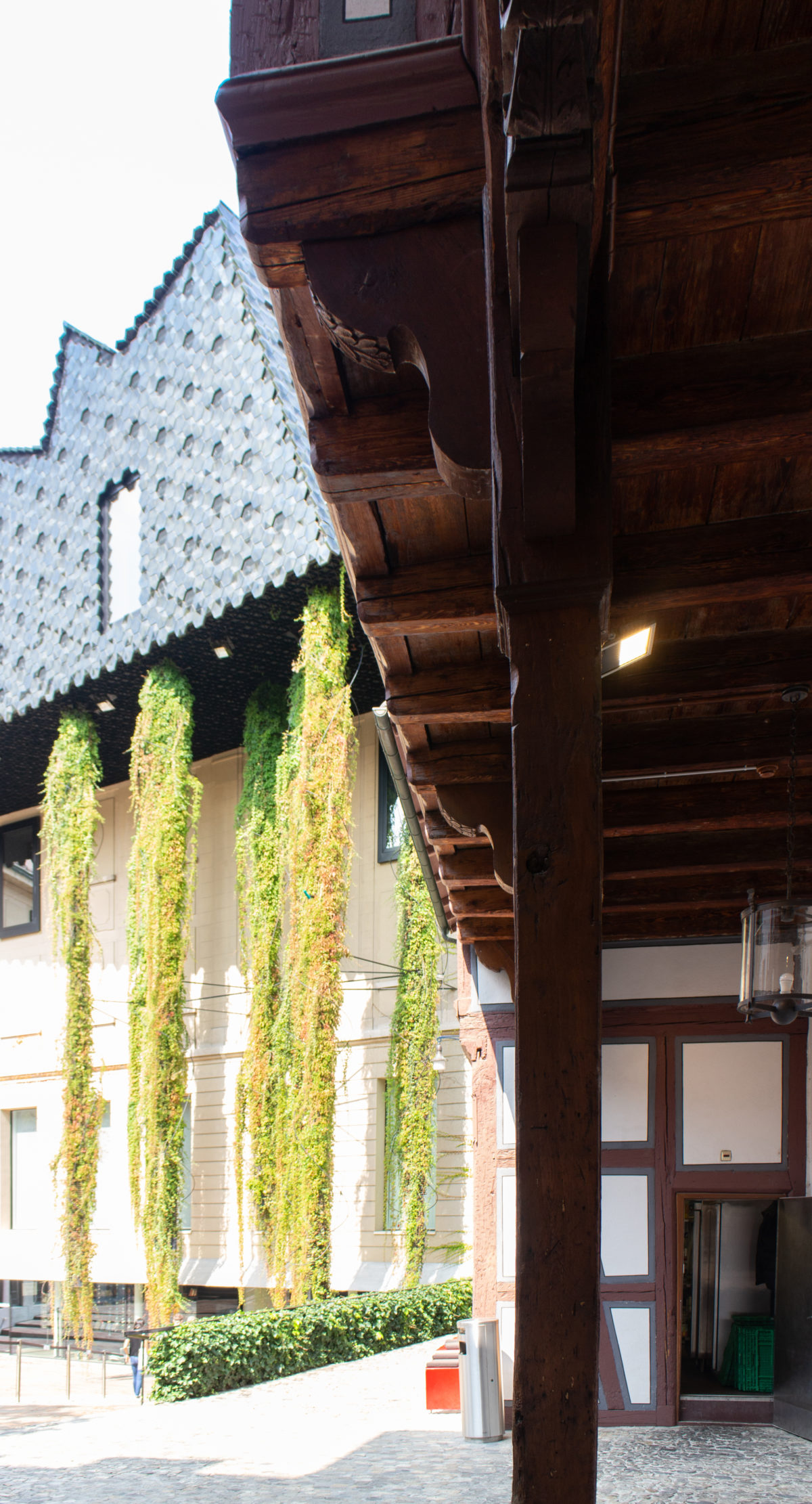 Museum-der-Kulturen_Herzong-Demeuron_WikiArquitectura_02