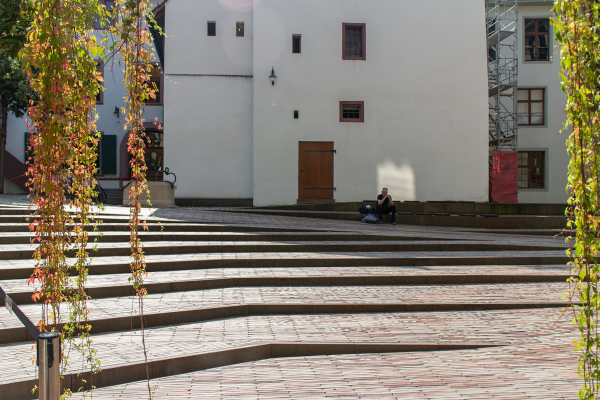 Museum-der-Kulturen_Herzong-Demeuron_WikiArquitectura_09