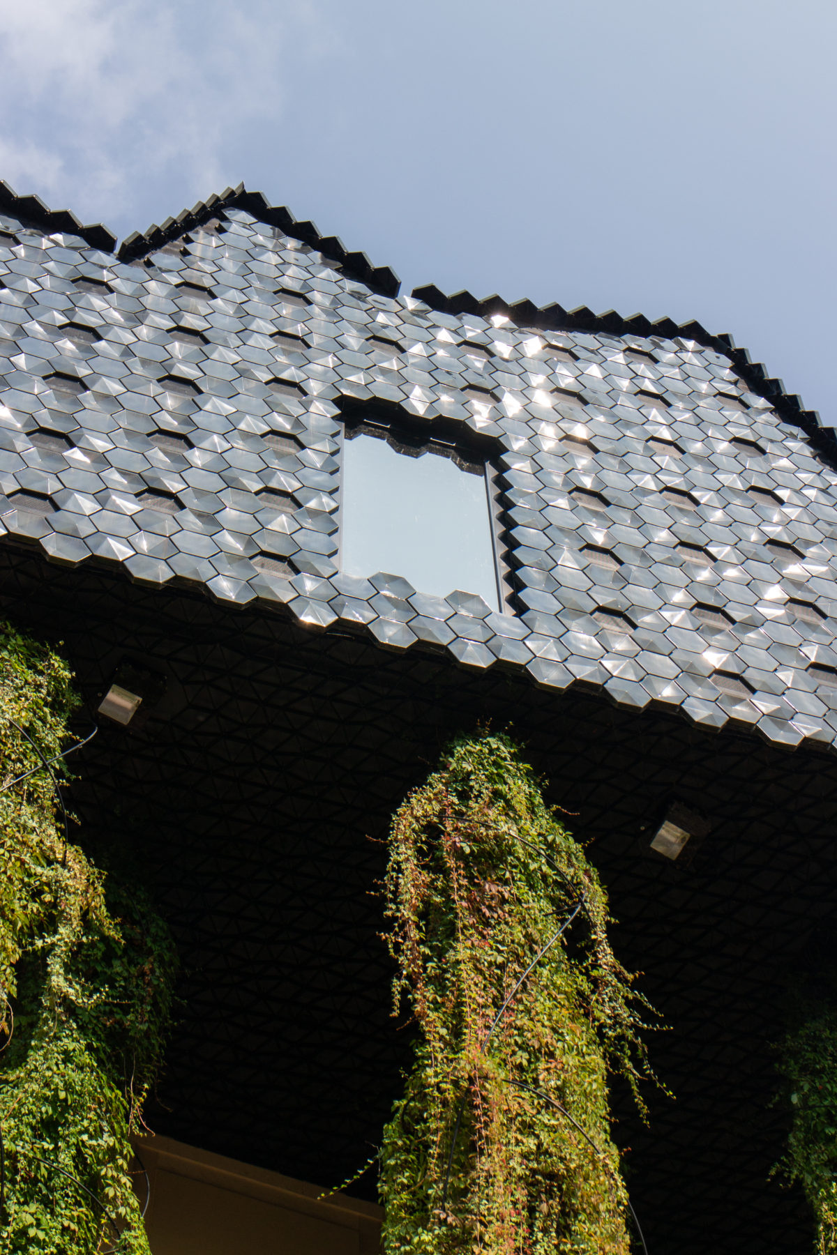 Museum-der-Kulturen_Herzong-Demeuron_WikiArquitectura_21