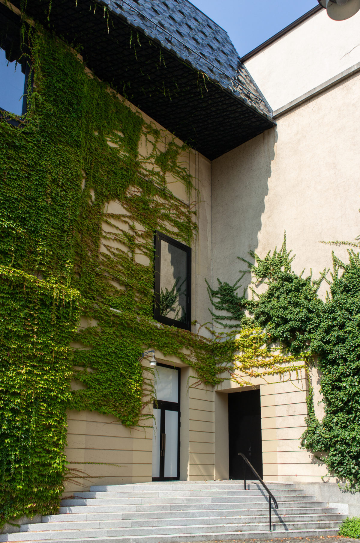 Museum-der-Kulturen_Herzong-Demeuron_WikiArquitectura_24