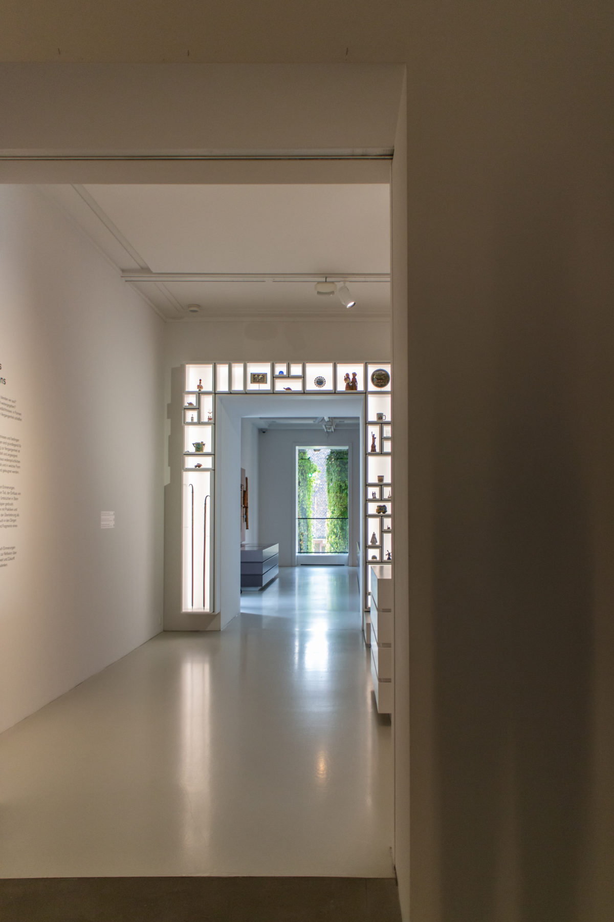 Museum-der-Kulturen_Herzong-Demeuron_WikiArquitectura_36