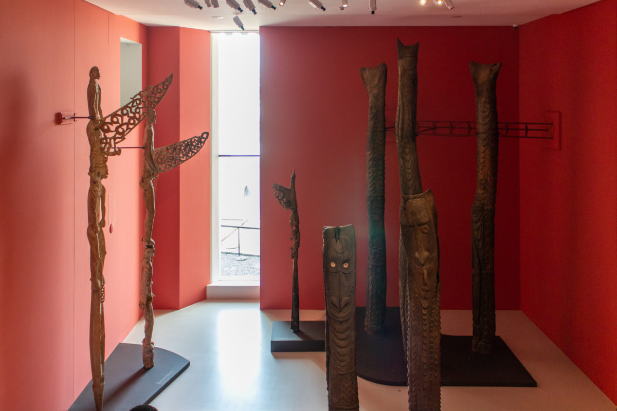 Museum-der-Kulturen_Herzong-Demeuron_WikiArquitectura_40