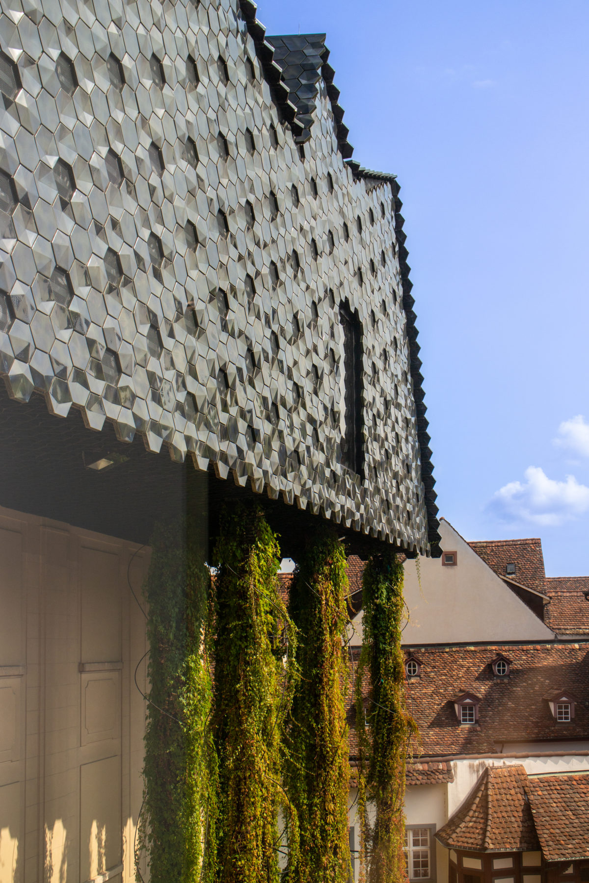 Museum-der-Kulturen_Herzong-Demeuron_WikiArquitectura_44