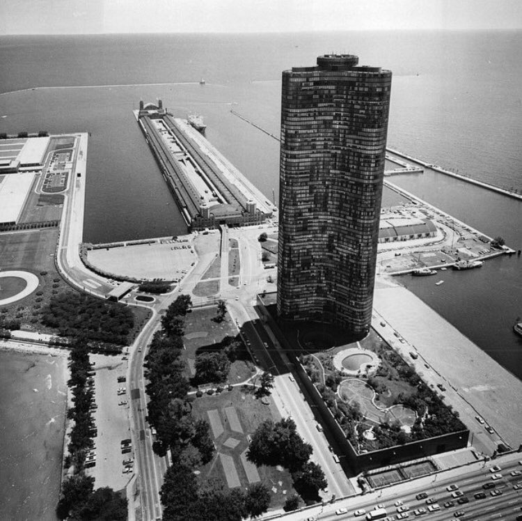 Lake Point Tower – Chicago_11